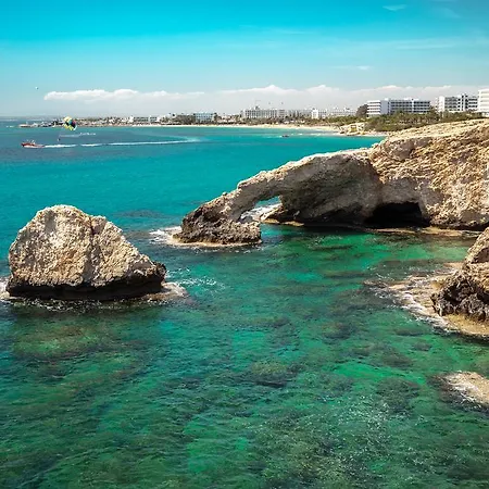 George Center * Αγία Νάπα