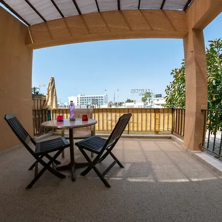 George Center * Αγία Νάπα