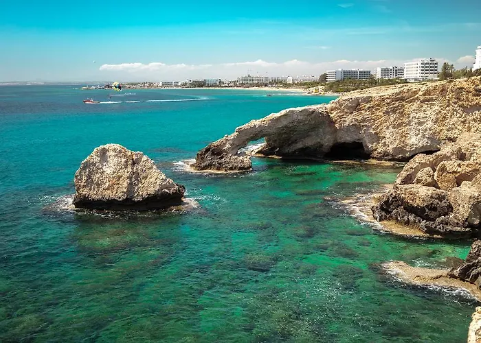 George Center * アヤナパ