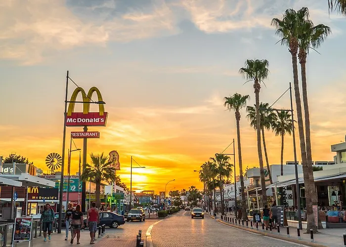 George Center アパート アヤナパ